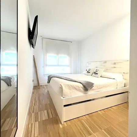 Apartamento En Playa Sanxenxo, Con Garaje *