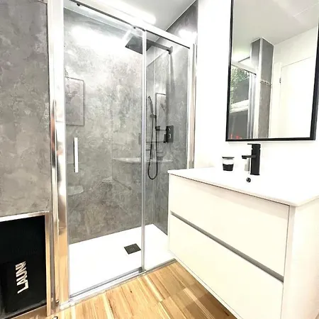 アパート Apartamento En Playa Sanxenxo, Con Garaje サンシェンショ